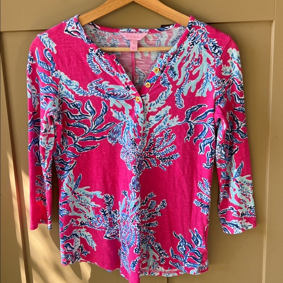 Lilly Pulitzer Sz S 100% Cotton Coral Reef Print Pink Henley Blouse - Picture 1 of 8